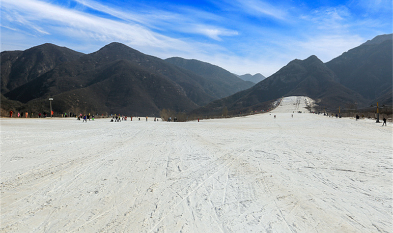 八达岭滑雪场.jpg